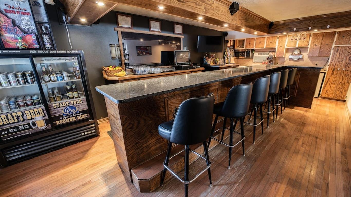 Clover Creek Inn