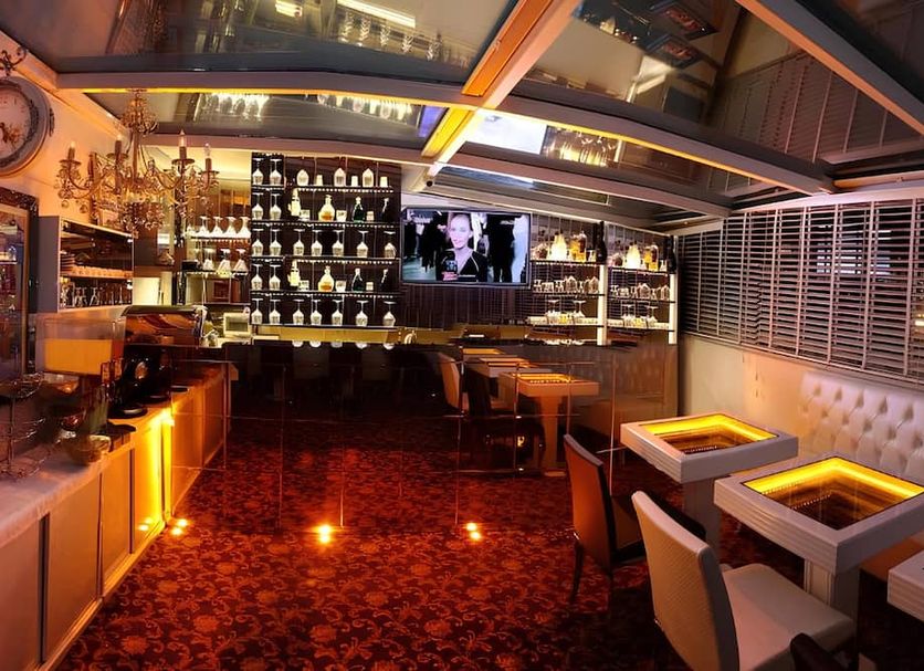 Bar Photo