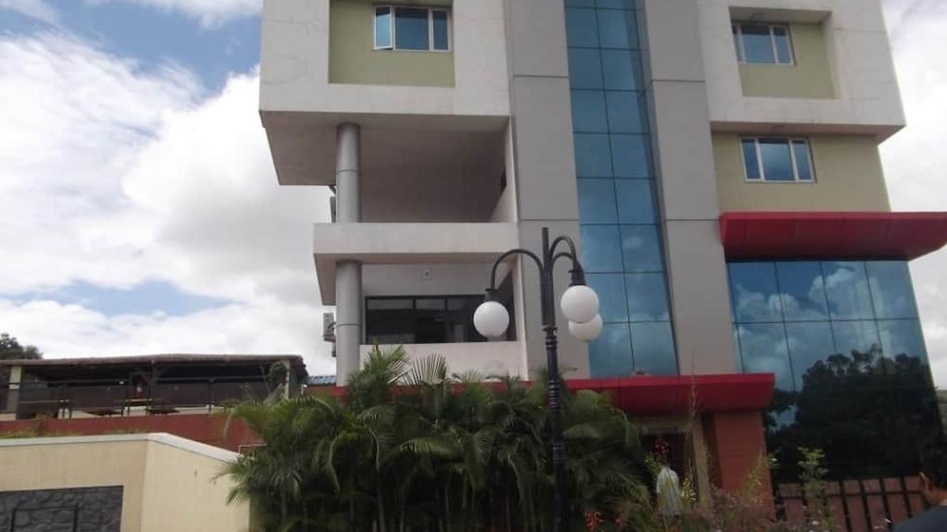 Hotel Trimurti Pride