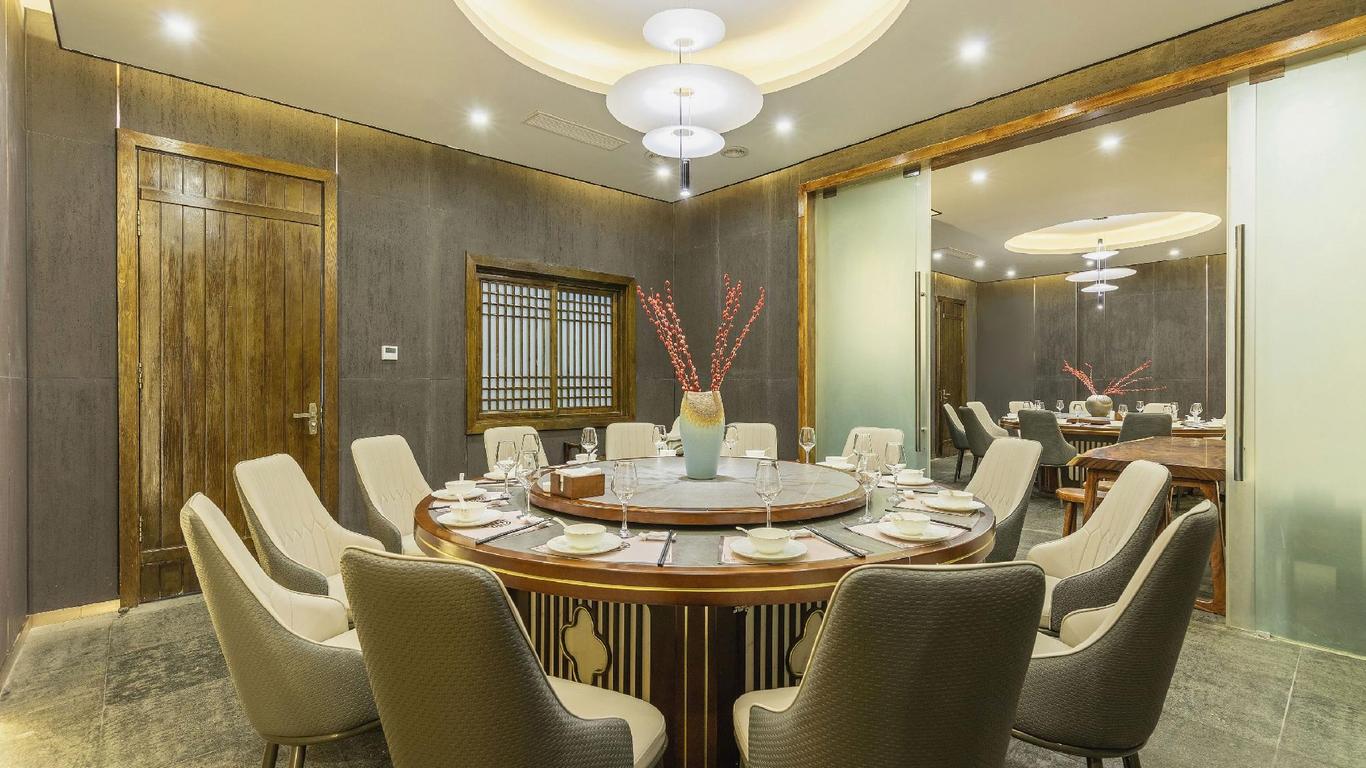 Huanglong Impression Hotel