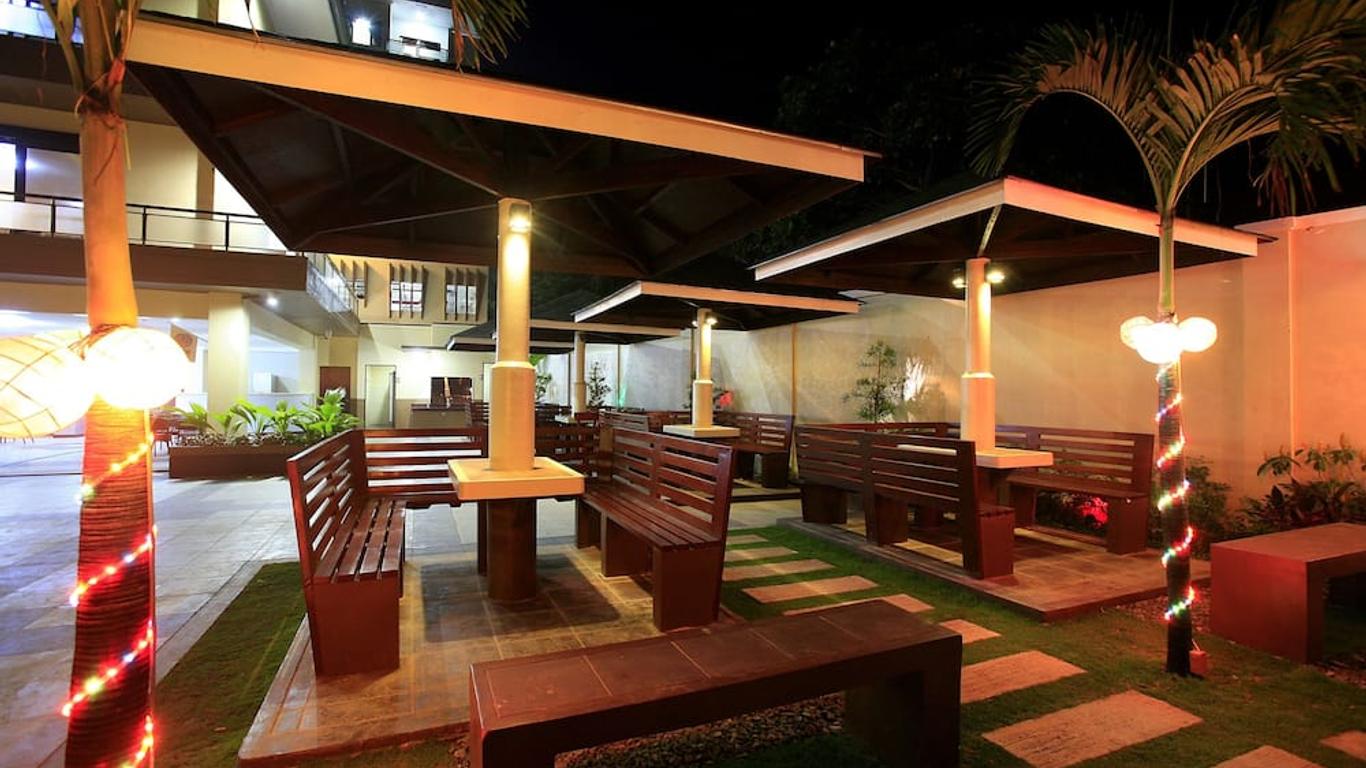 Palmbeach Resort & Spa Mactan, Cebu