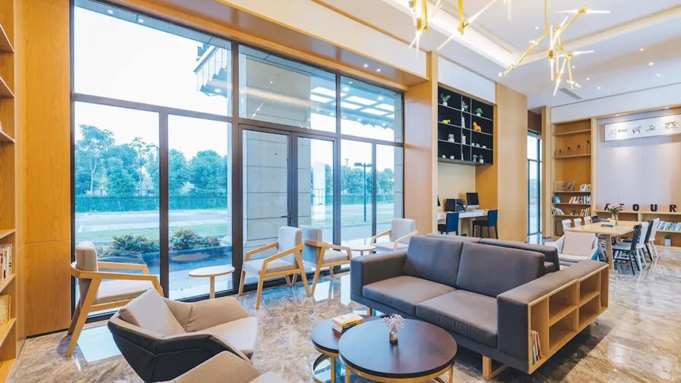 Atour Hotel Shanghai Pudong Airport