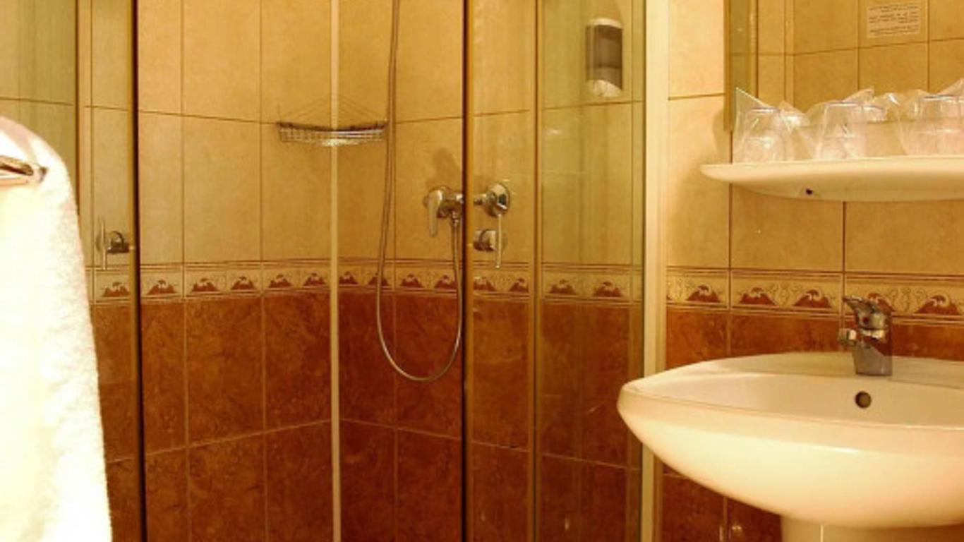 Hotel Manzard Panzio