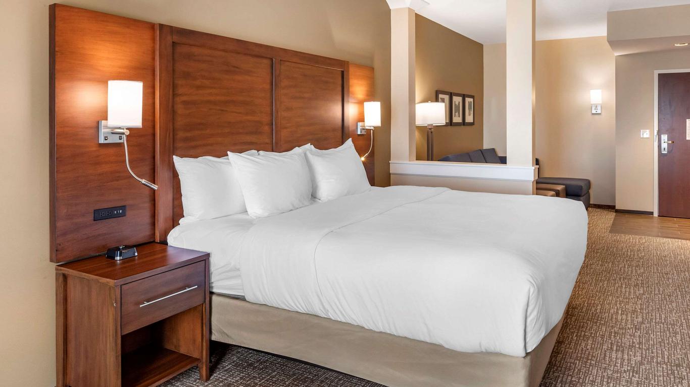 Comfort Inn & Suites