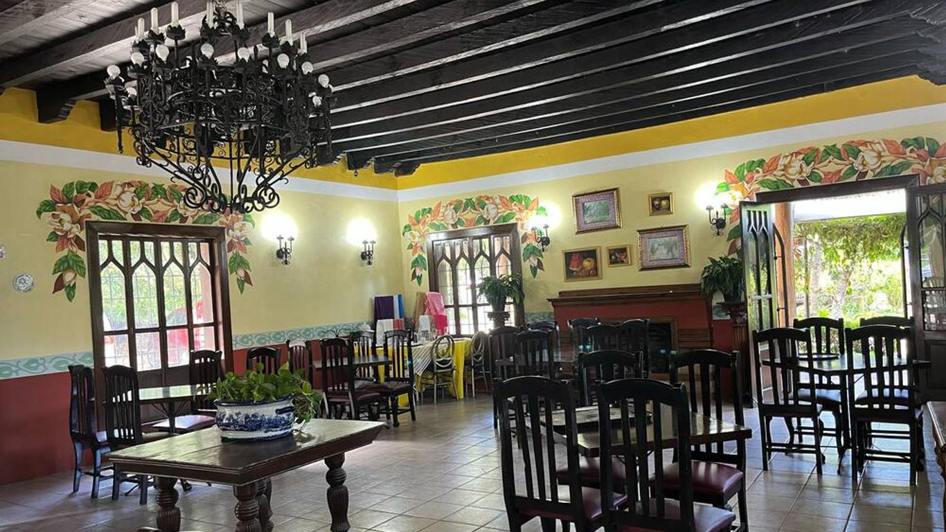 Hotel Hacienda Villa Victoria