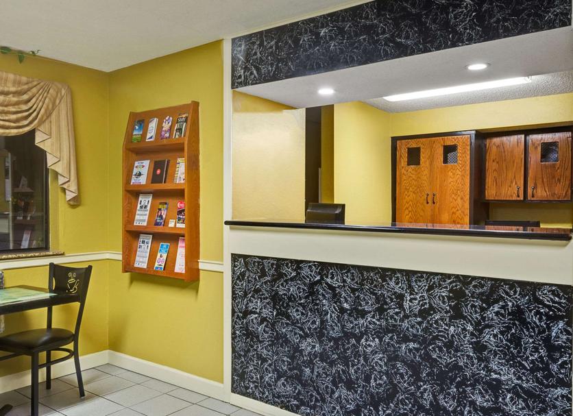Front desk Photo
