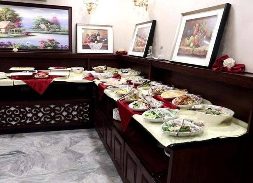 Buffet Photo