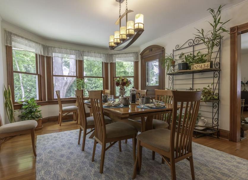 Dining room Photo