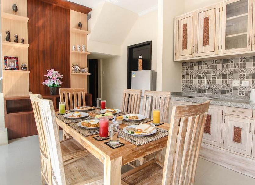 Dining room Photo