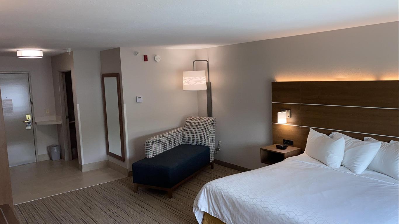 Holiday Inn Express Hotel & Suites Weston, An IHG Hotel