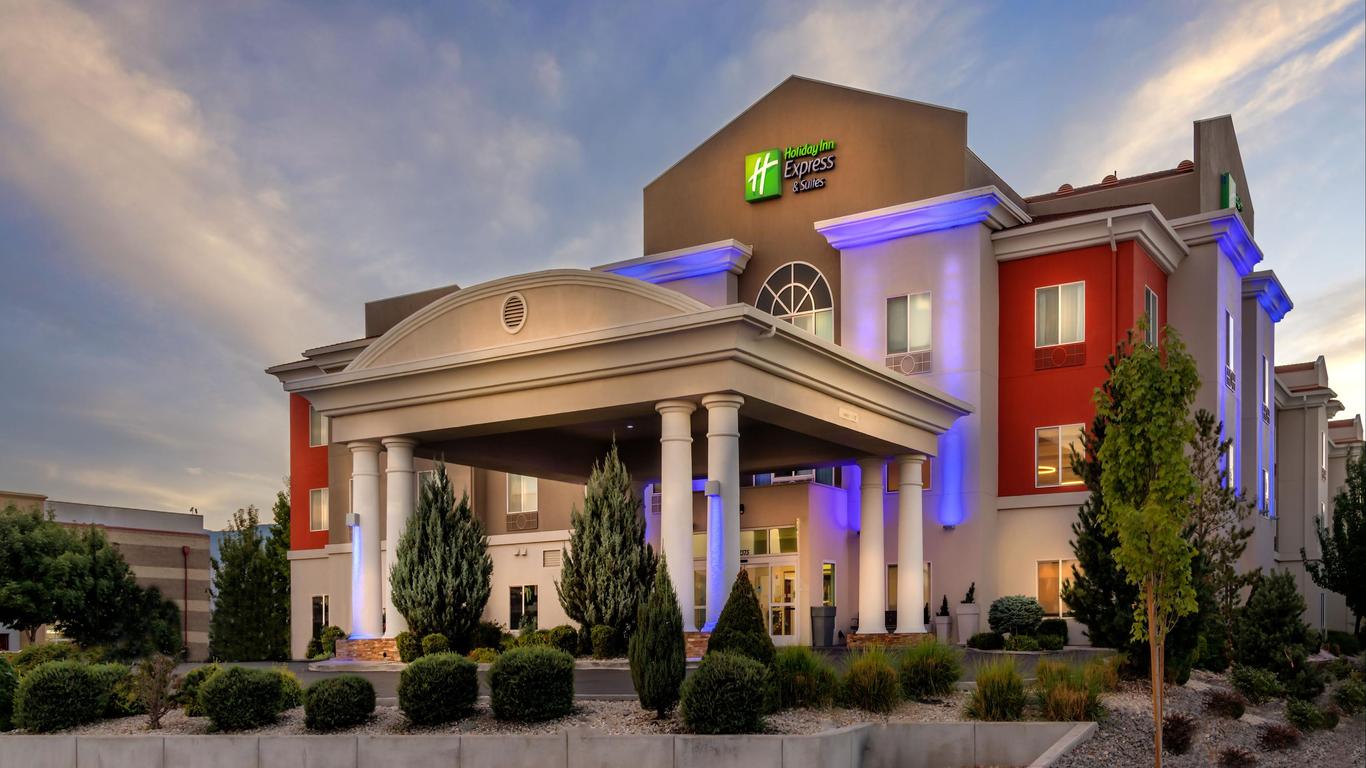 Holiday Inn Express & Suites Reno, An IHG Hotel