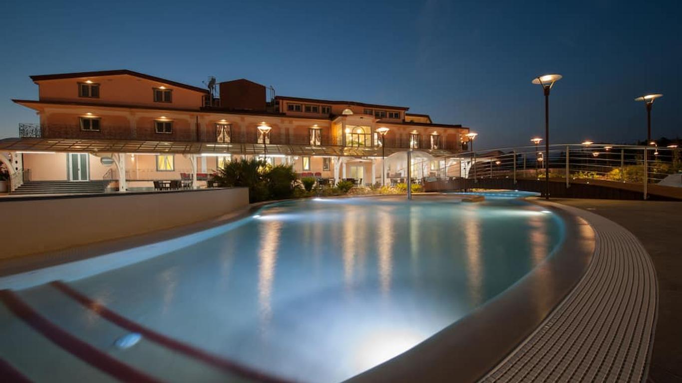 L' Araba Fenice Hotel & Resort
