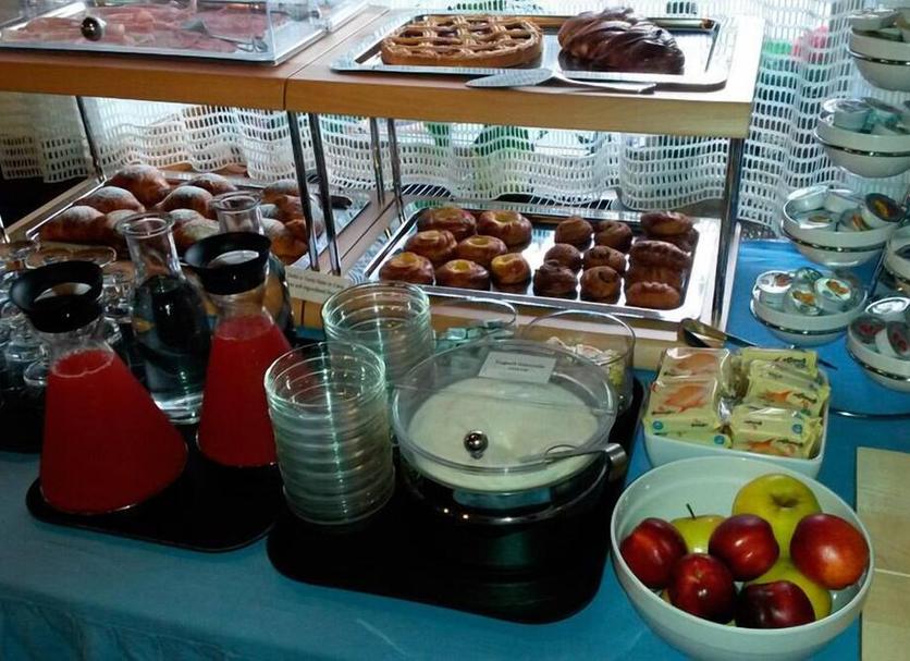 Buffet Photo