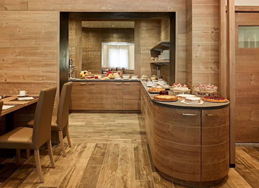 Buffet Photo