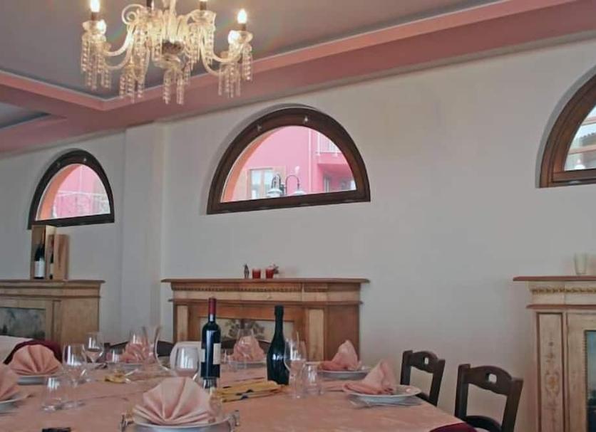 Dining room Photo