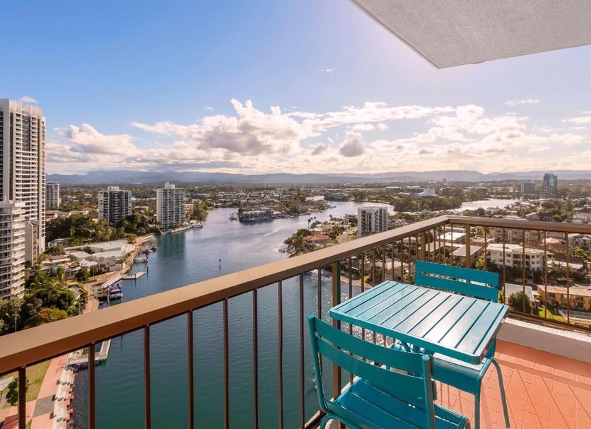 Vibe Hotel Gold Coast in Surfers Paradise with balcony, turquoise table and river view