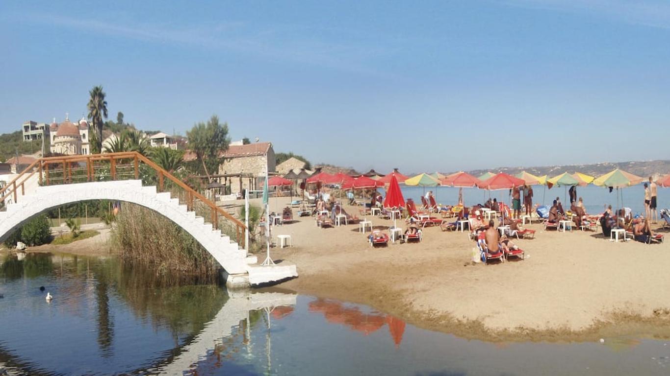 Asterias Studios & Apartments
