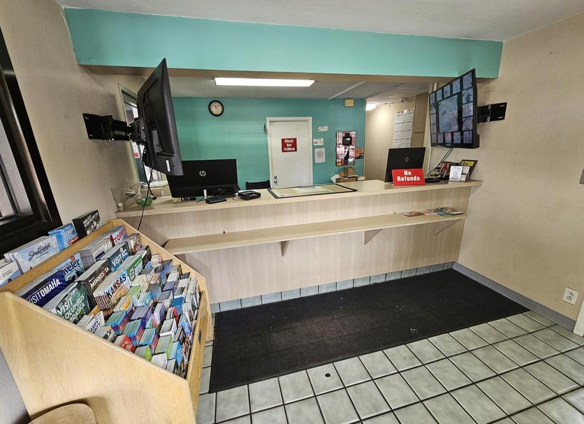 Front desk Photo