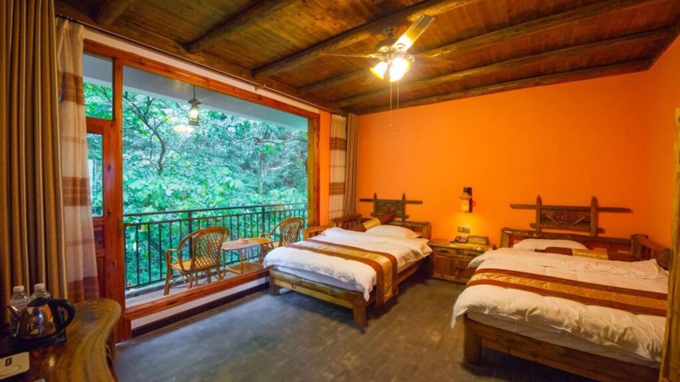 Yangshuo Scenic Mountain Retreat