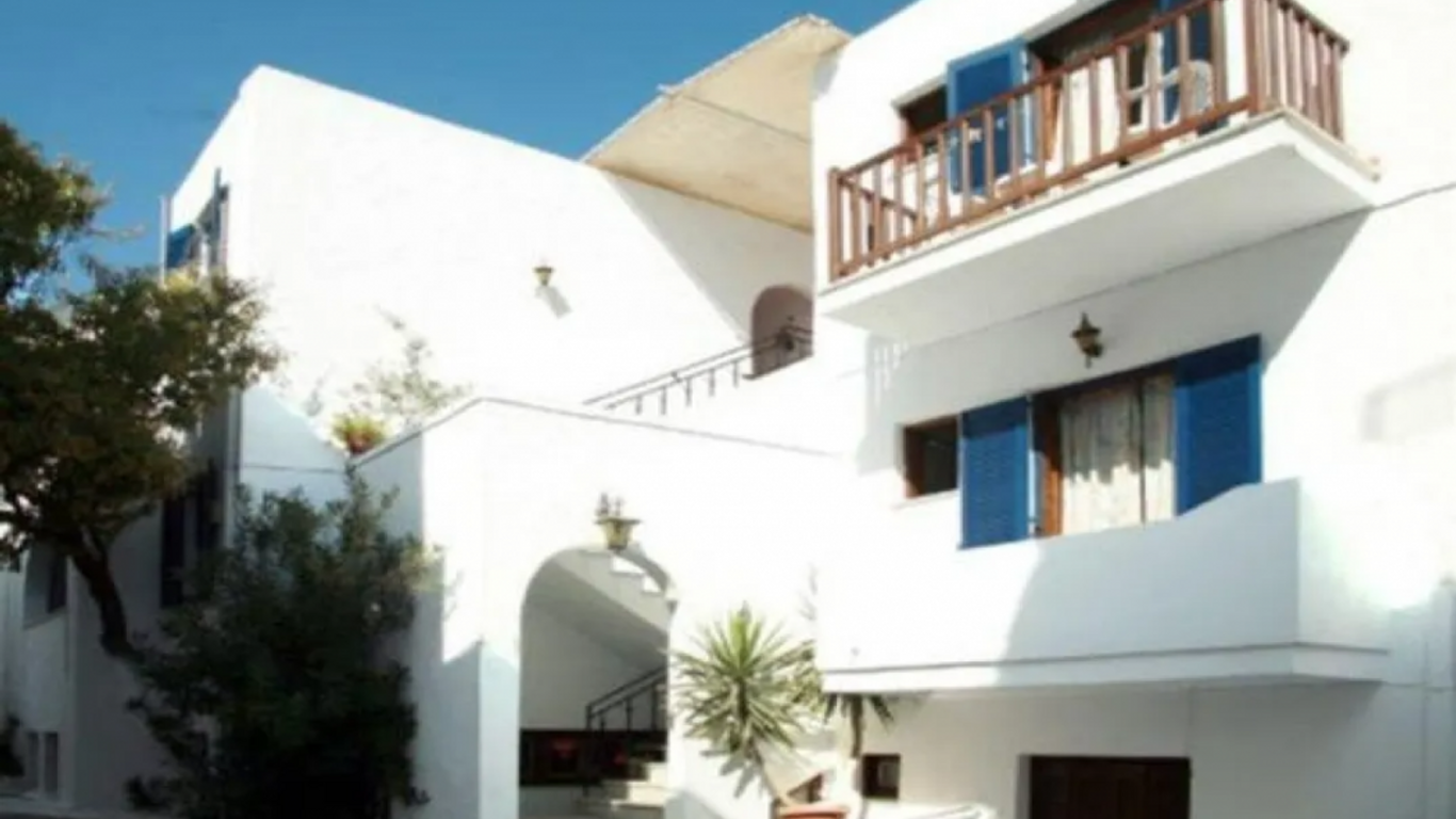 Avra Pension Naxos