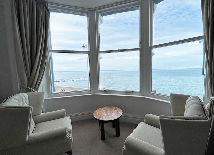 The Glengower in Aberystwyth room with bay windows overlooking the sea