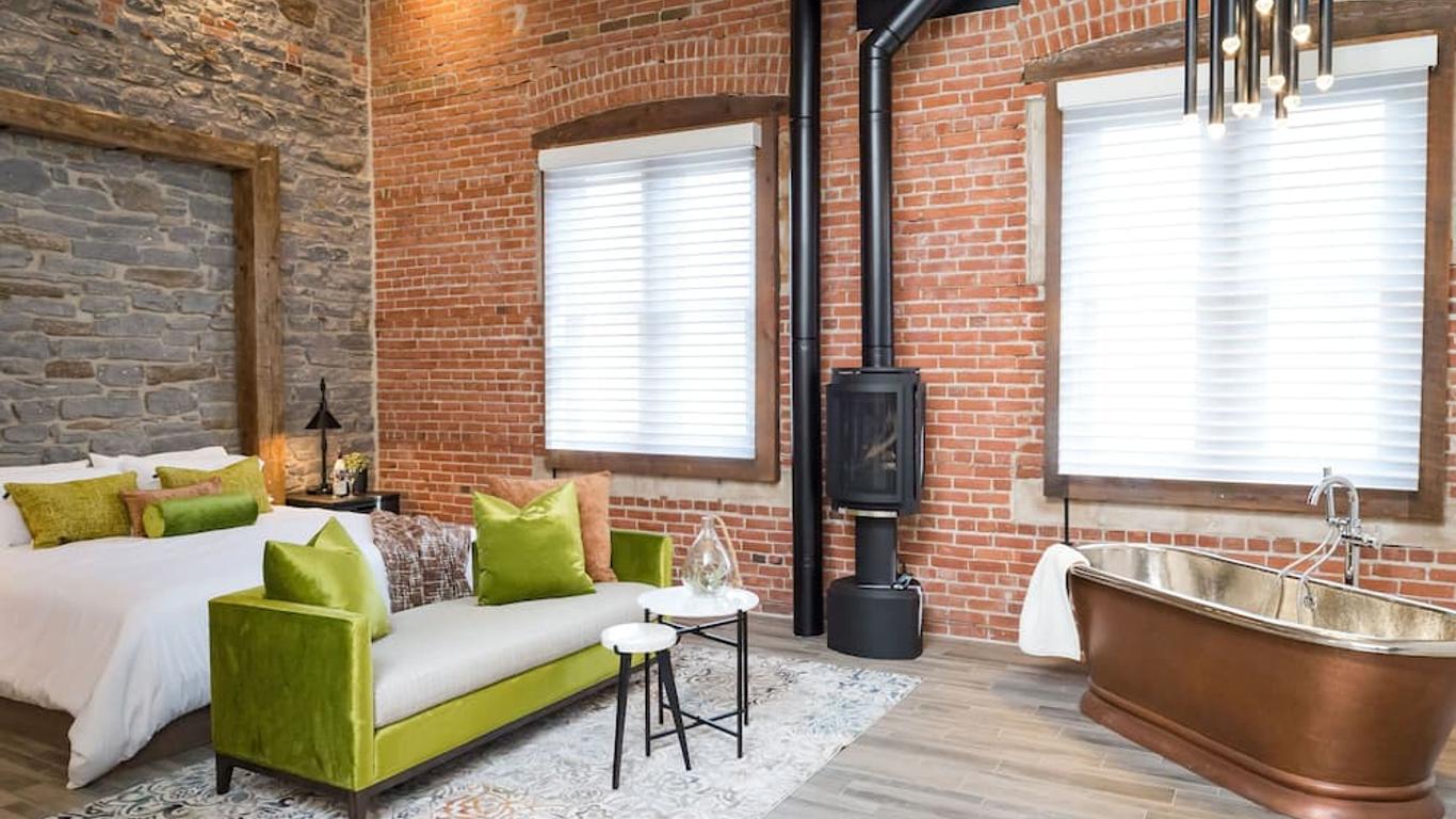 48 King West Boutique Hotel