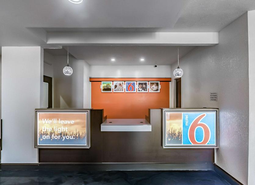 Front desk Photo