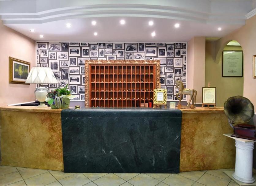 Front desk Photo