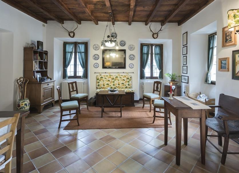 Dining room Photo