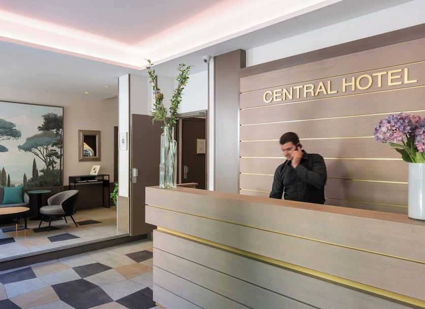 Front desk Photo