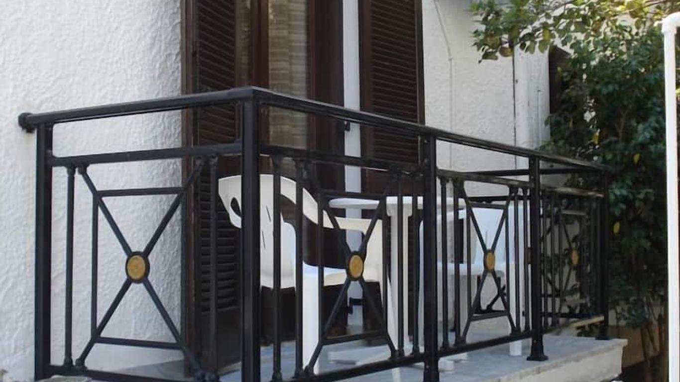 Pension Lagoudera