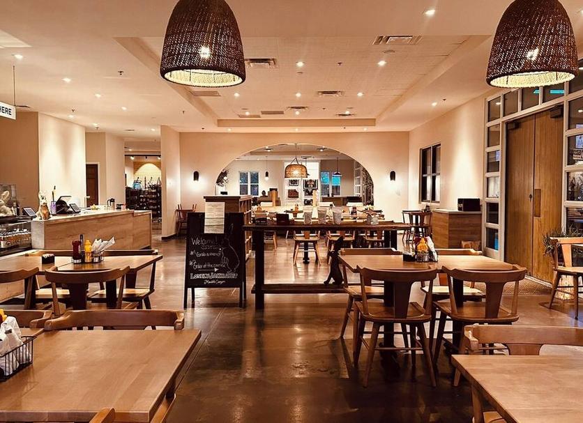Restaurant Photo