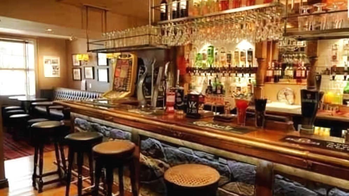 Holland Arms Hotel