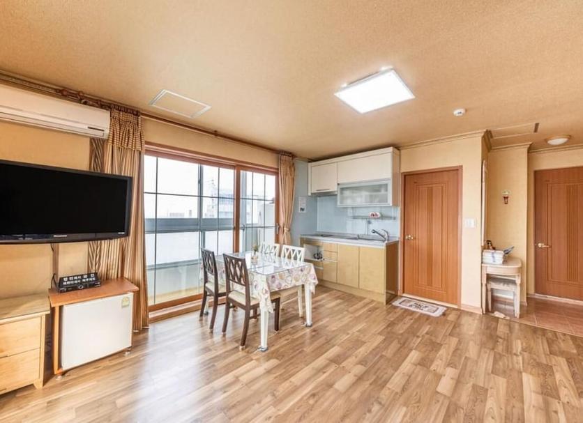 Dining room Photo