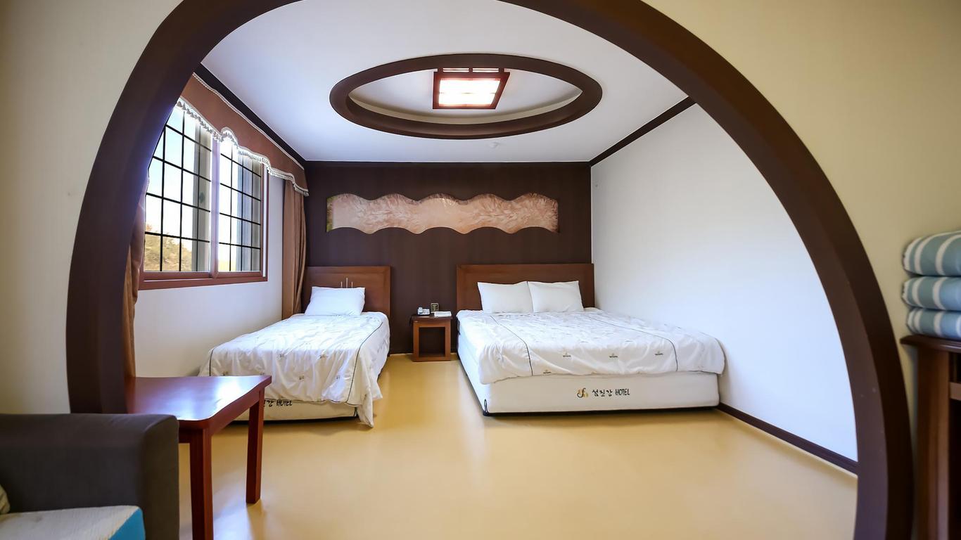 Hadong Seomjingang Hotel