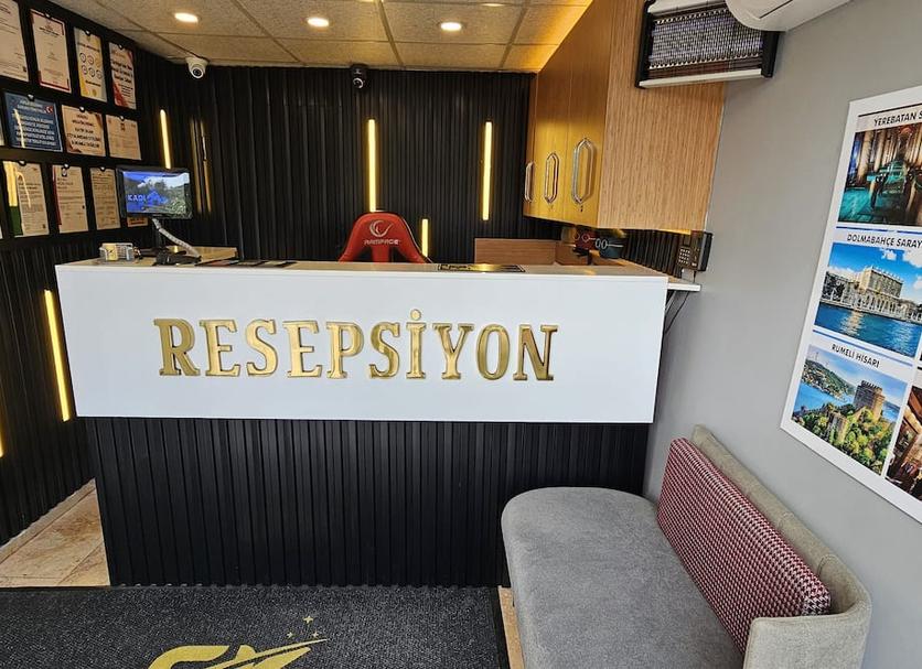Front desk Photo