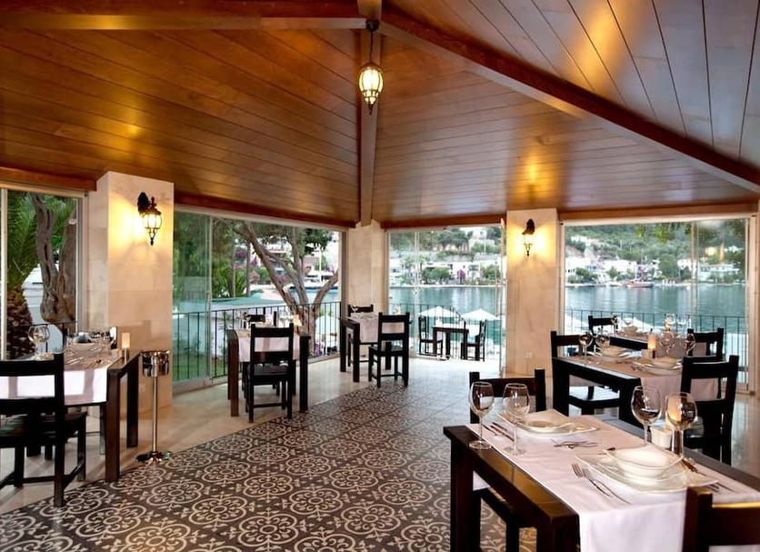 Restaurant Photo