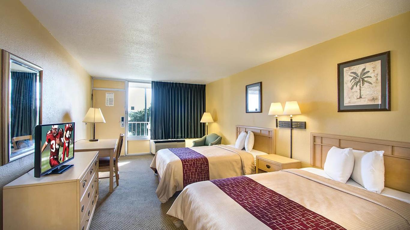 OYO Hotel Dundee By Crystal Lake