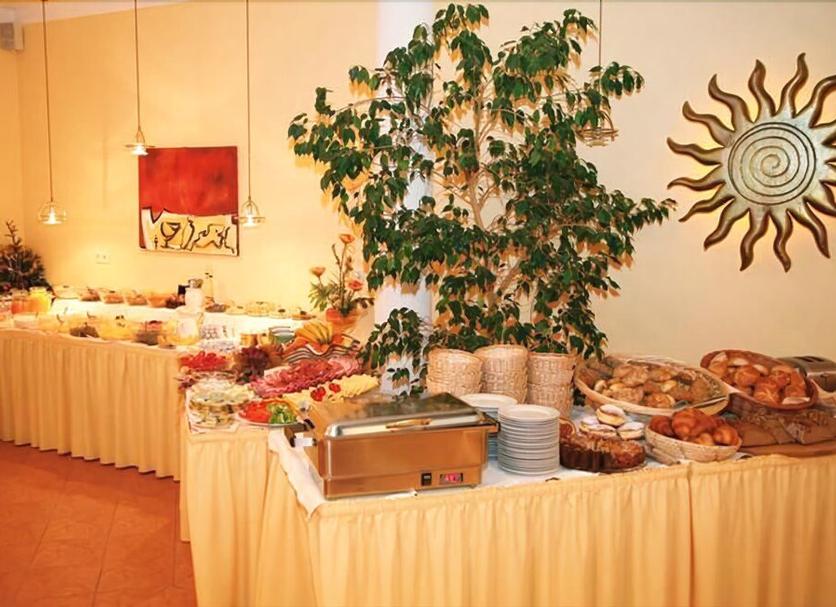 Buffet Photo