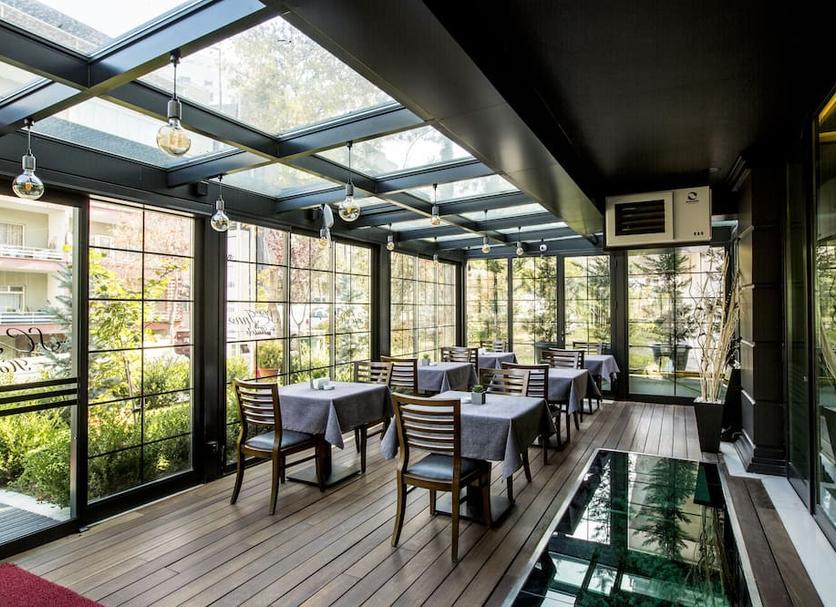 Restaurant Photo