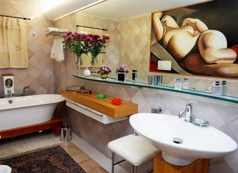 Bathroom Photo