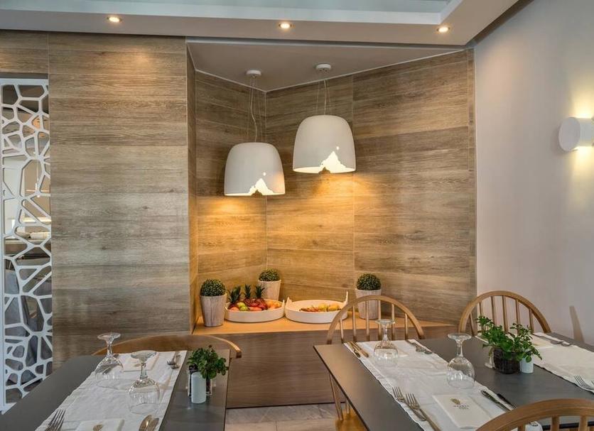 Dining room Photo