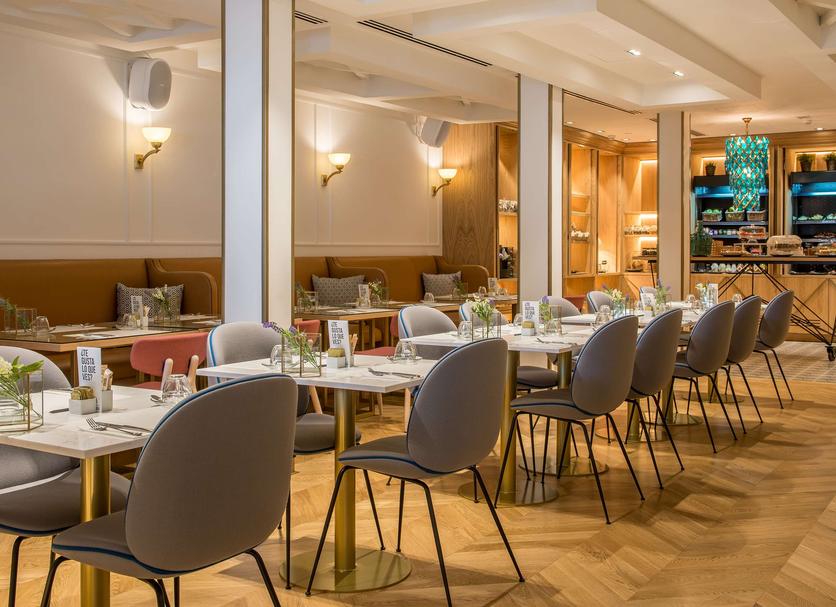 Restaurant Photo
