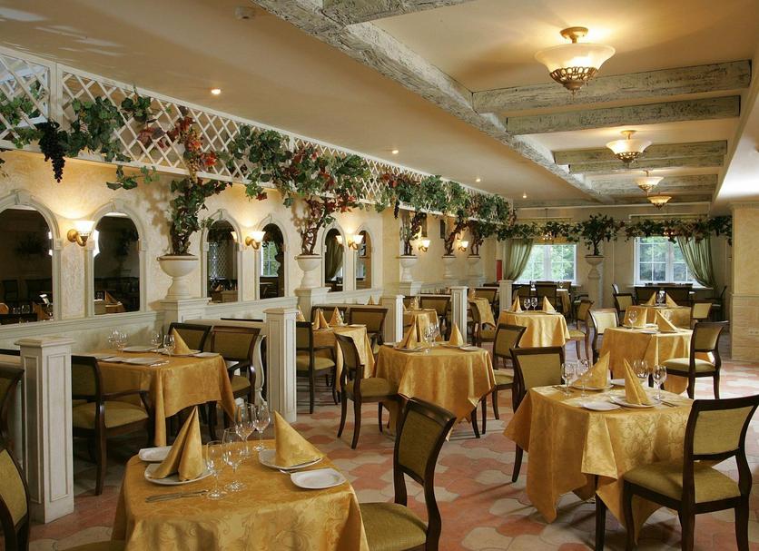 Restaurant Photo