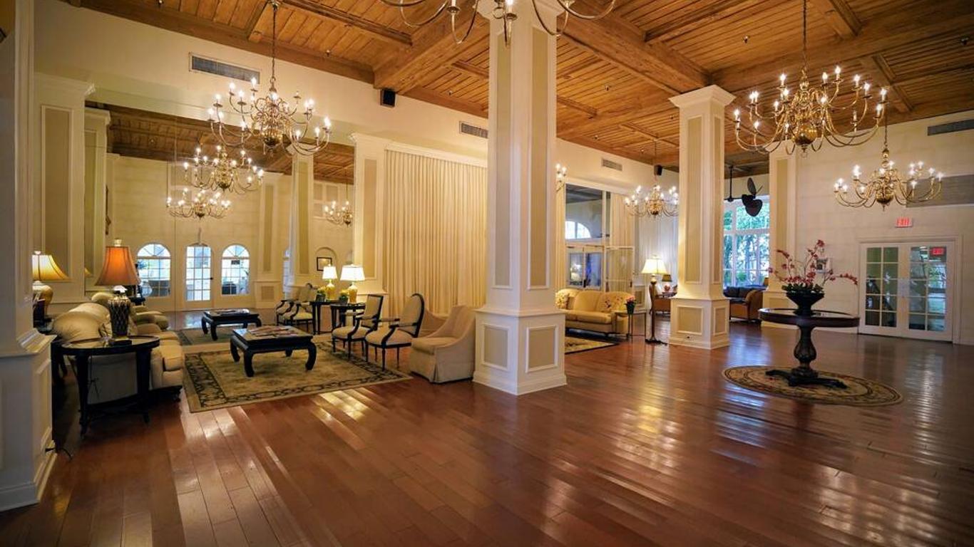 Palm Beach Hotel Petite Retreat 2 blocks to beach!! Historic Landmark