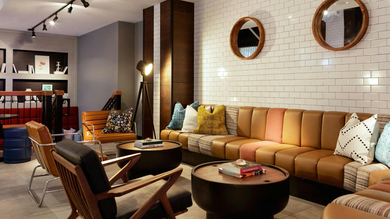 Moxy Richmond Downtown