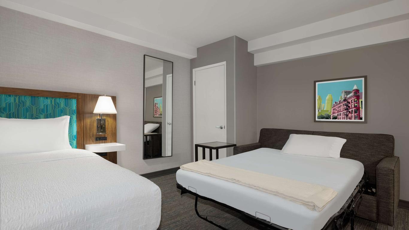 Hampton Inn & Suites by Hilton Toronto Downtown