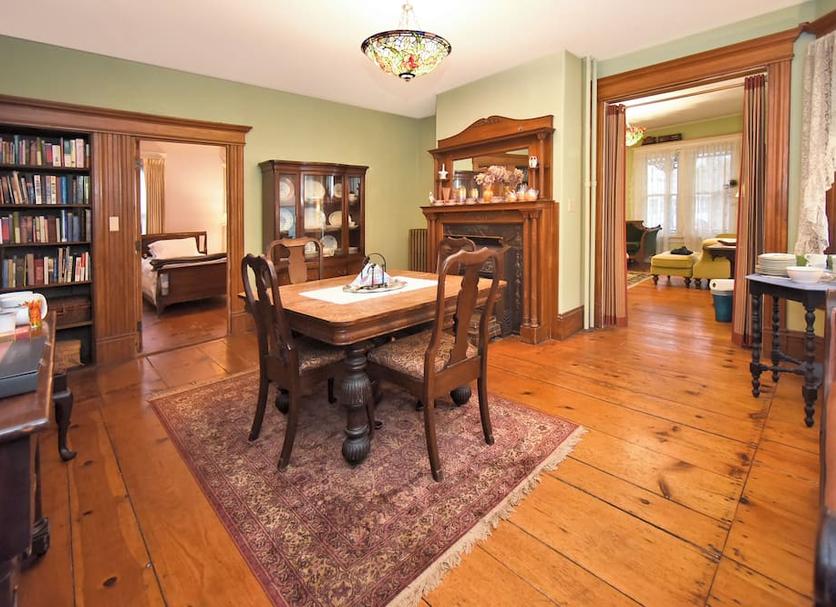 Dining room Photo