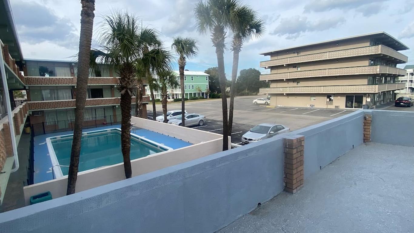 Palms by the Beach Motel