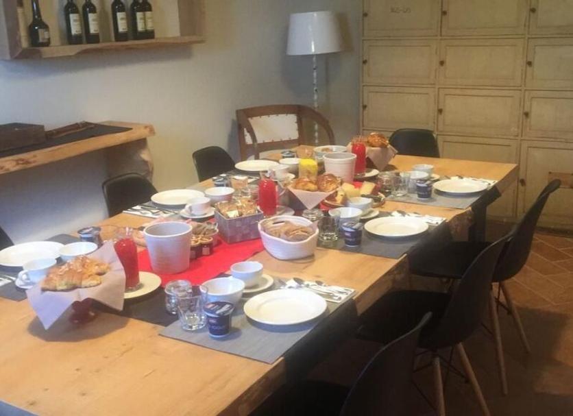 Dining room Photo